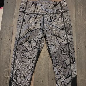 Lu lu Lemon Run Inspire Crop